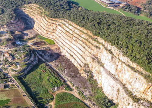 Rilievi di cave in provincia di Latina