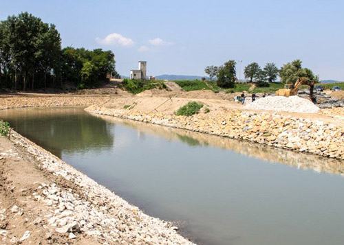 Sistemazione idraulica confluenza canale LEB